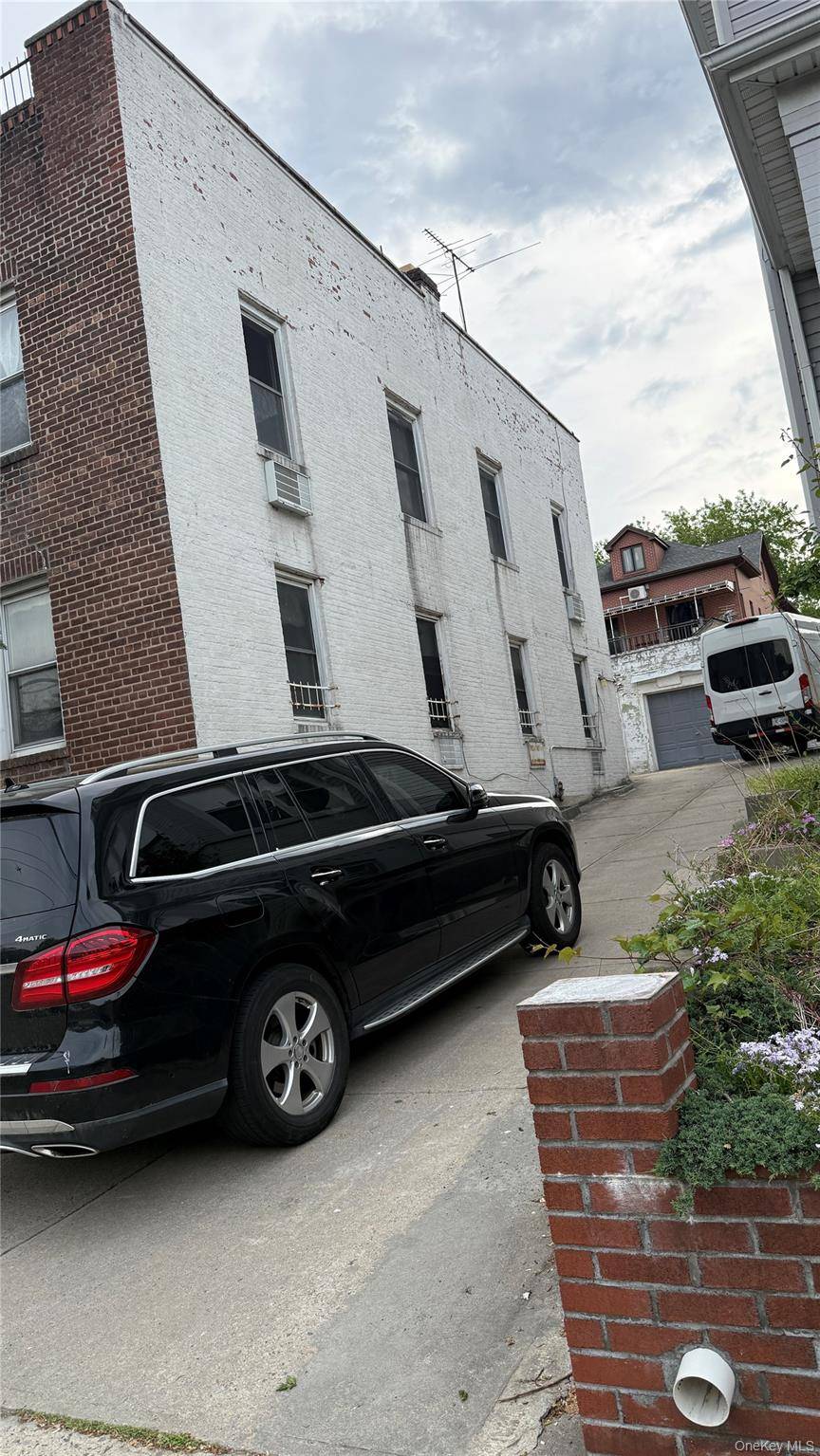 Casa com 6 Quartos à Venda em Flushing - Nova Iorque - EUA - 2