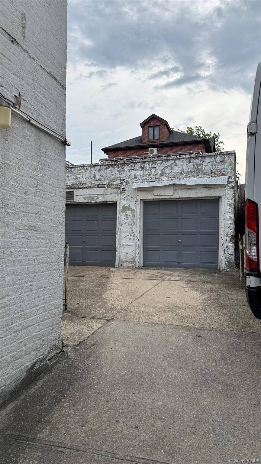 Casa com 6 Quartos à Venda em Flushing - Nova Iorque - EUA - 3