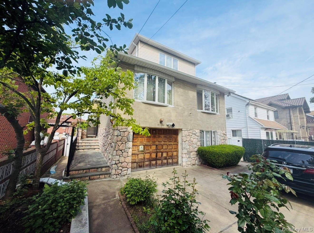 Casa com 6 Quartos à Venda em Fresh Meadows - Nova Iorque - EUA - 2
