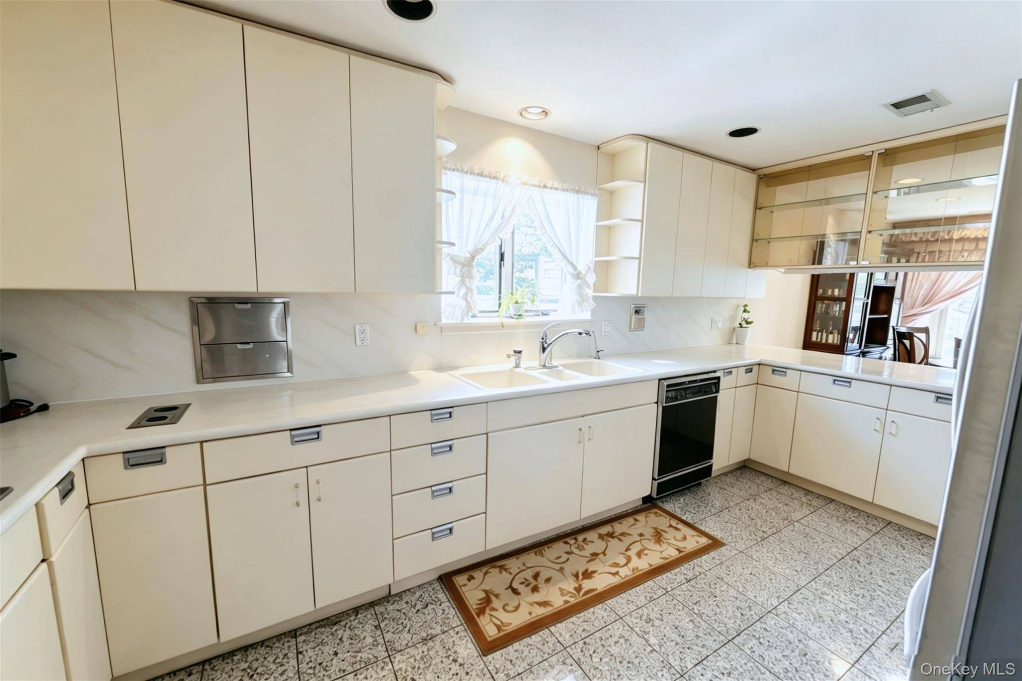 Casa com 6 Quartos à Venda em Fresh Meadows - Nova Iorque - EUA - 6