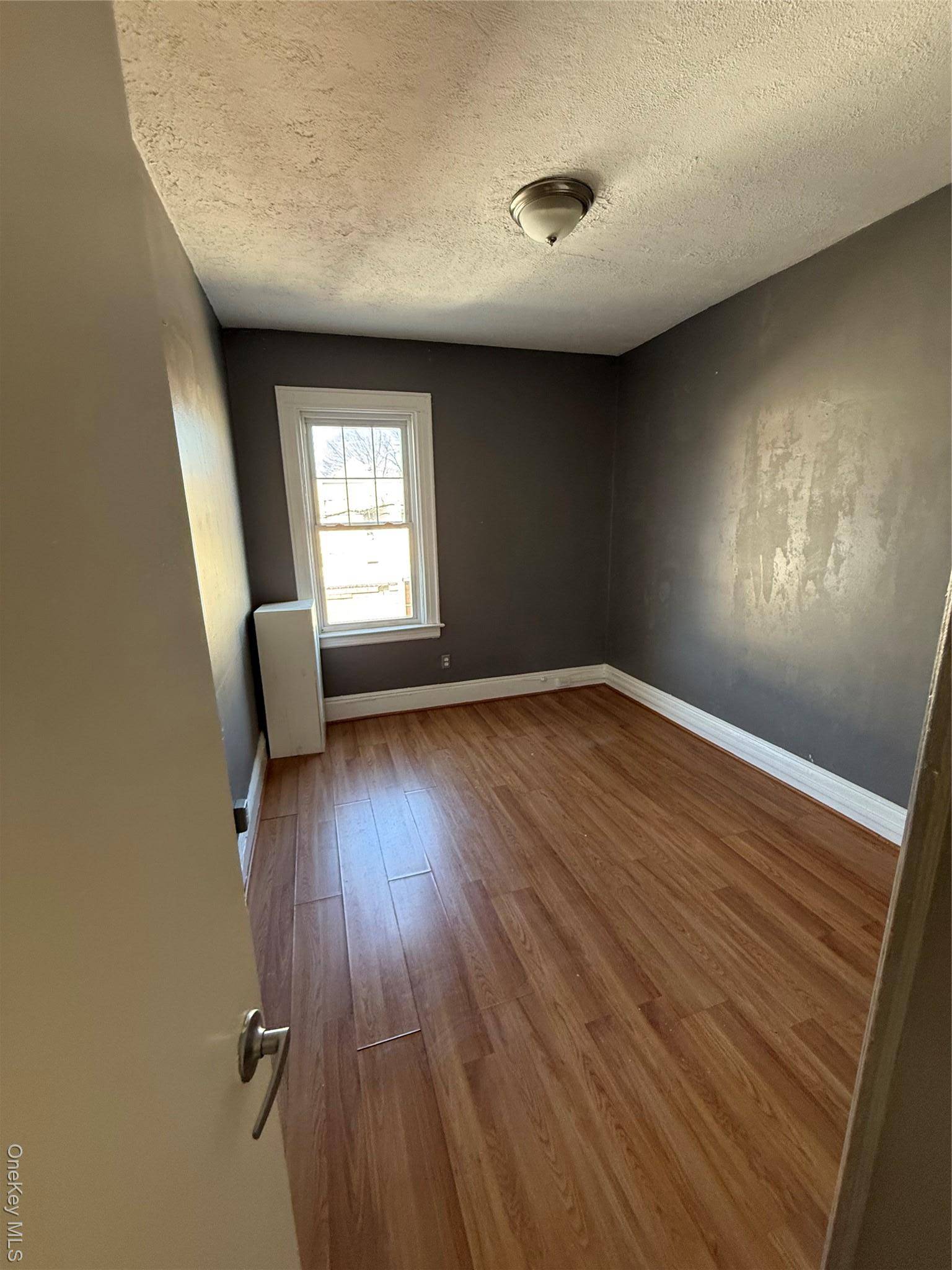 Casa com 6 Quartos à Venda em Glendale - Nova Iorque - EUA - 7