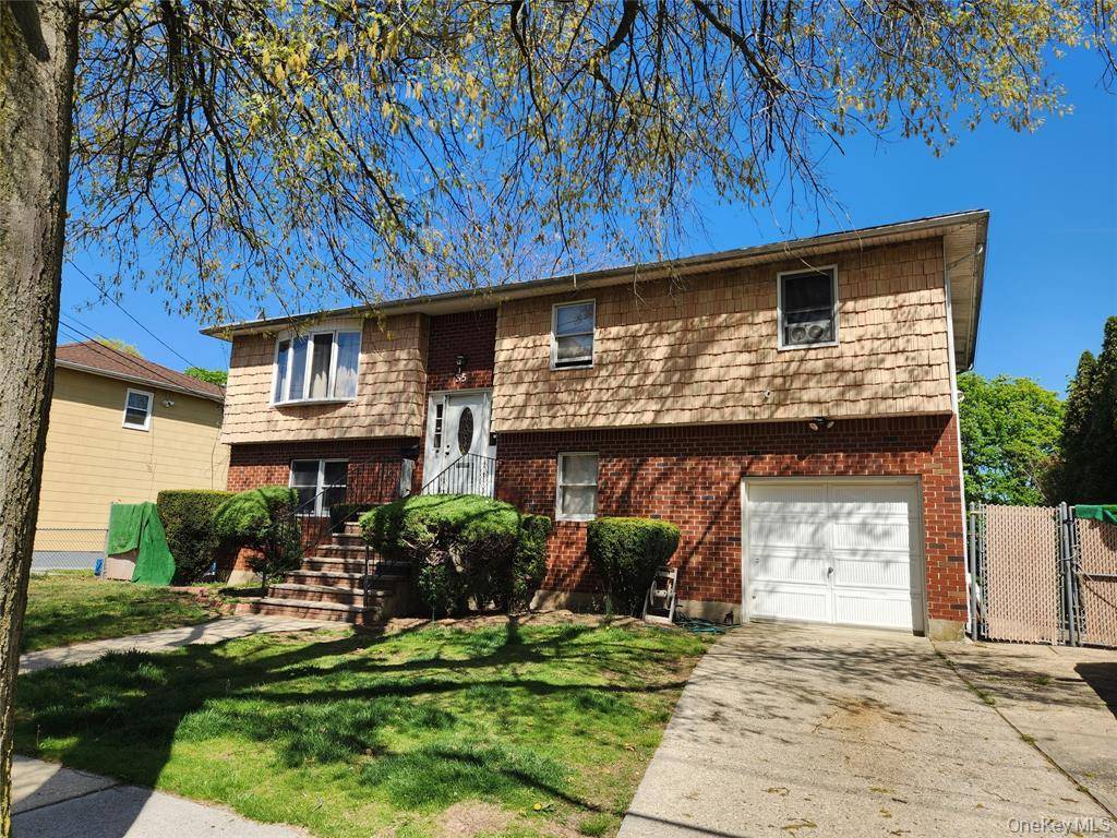 Casa de 6 Dormitorios en Venta en Hempstead - Nueva York - EE. UU. - 1