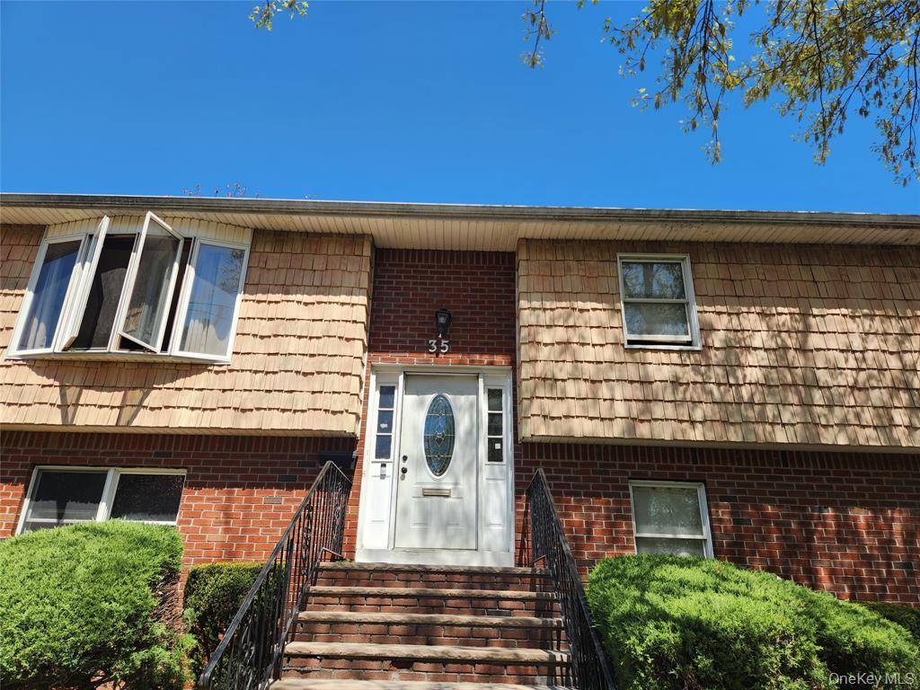 Casa de 6 Dormitorios en Venta en Hempstead - Nueva York - EE. UU. - 2