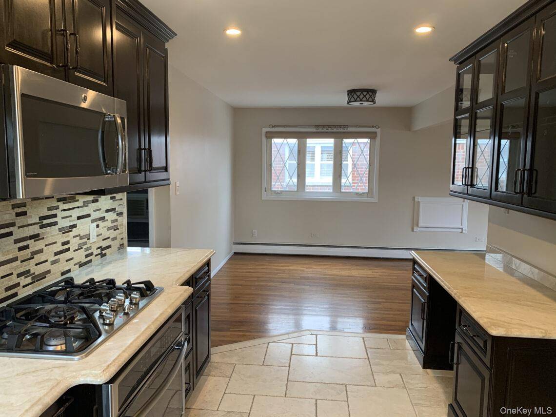 Casa de 6 Dormitorios en Venta en Howard Beach - Nueva York - EE. UU. - 2