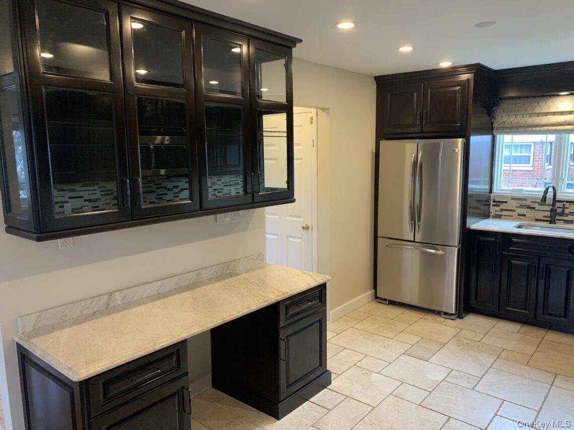 Casa de 6 Dormitorios en Venta en Howard Beach - Nueva York - EE. UU. - 5