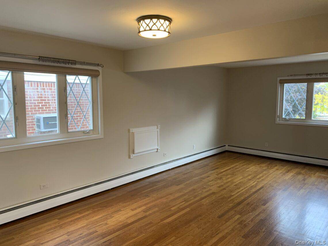 Casa de 6 Dormitorios en Venta en Howard Beach - Nueva York - EE. UU. - 7