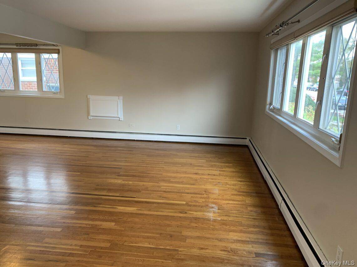 Casa de 6 Dormitorios en Venta en Howard Beach - Nueva York - EE. UU. - 8