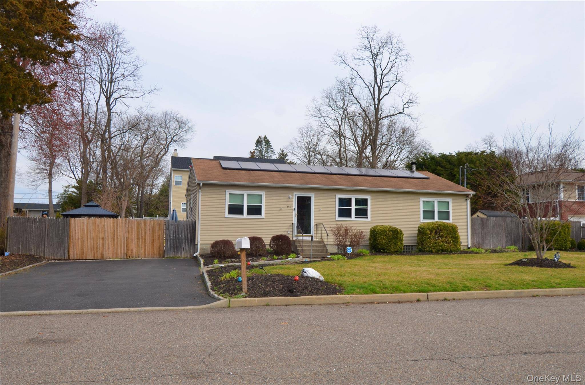 6 Bedroom Home for Sale in Huntington - New York - USA - 1