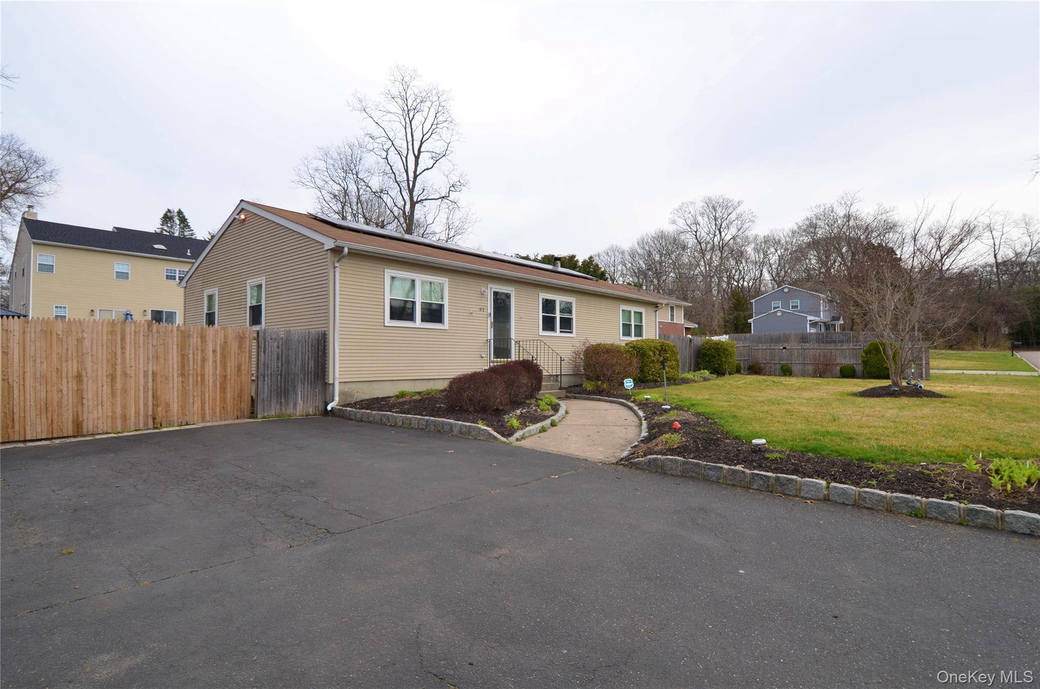 6 Bedroom Home for Sale in Huntington - New York - USA - 2