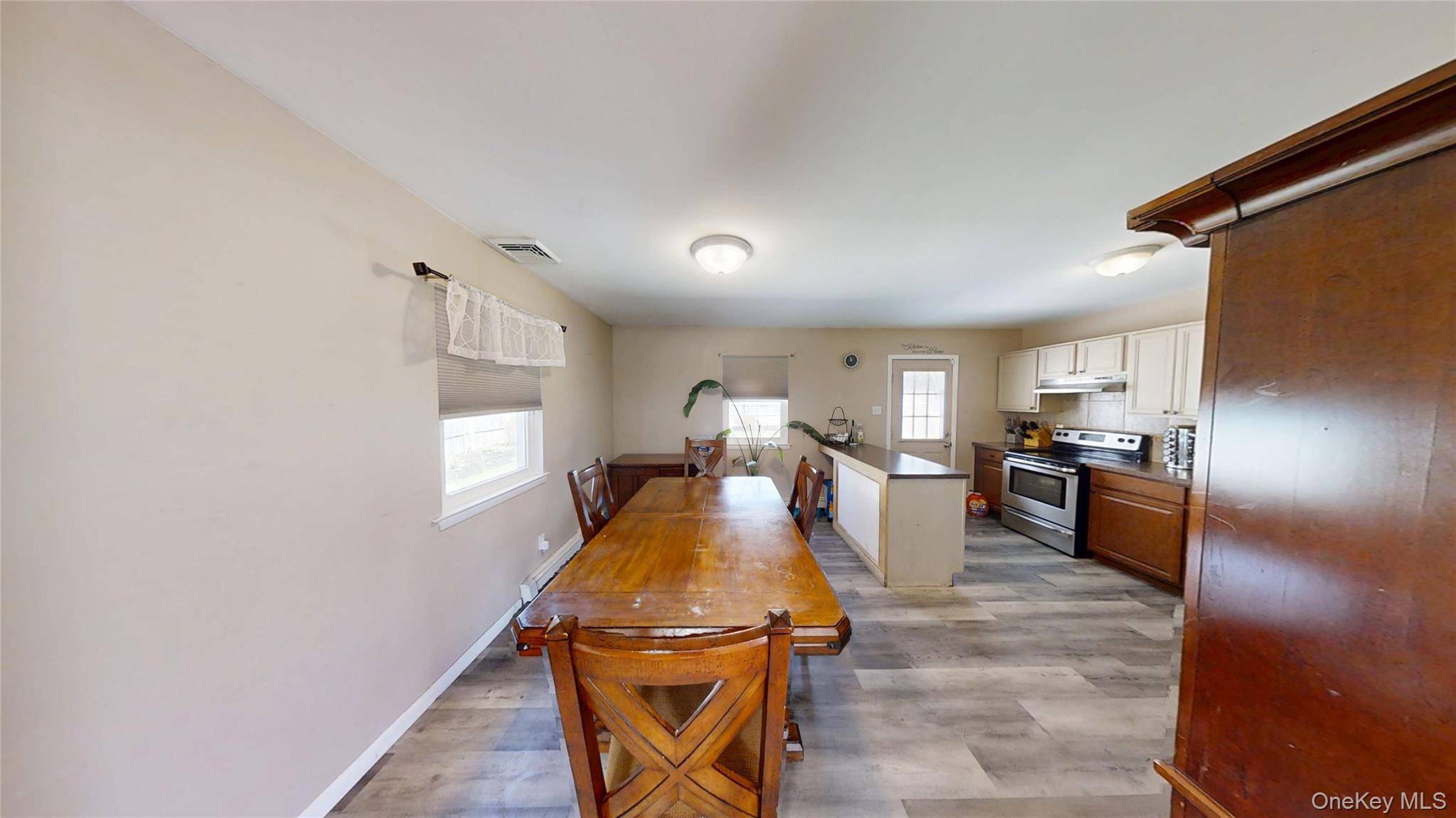 6 Bedroom Home for Sale in Huntington - New York - USA - 5
