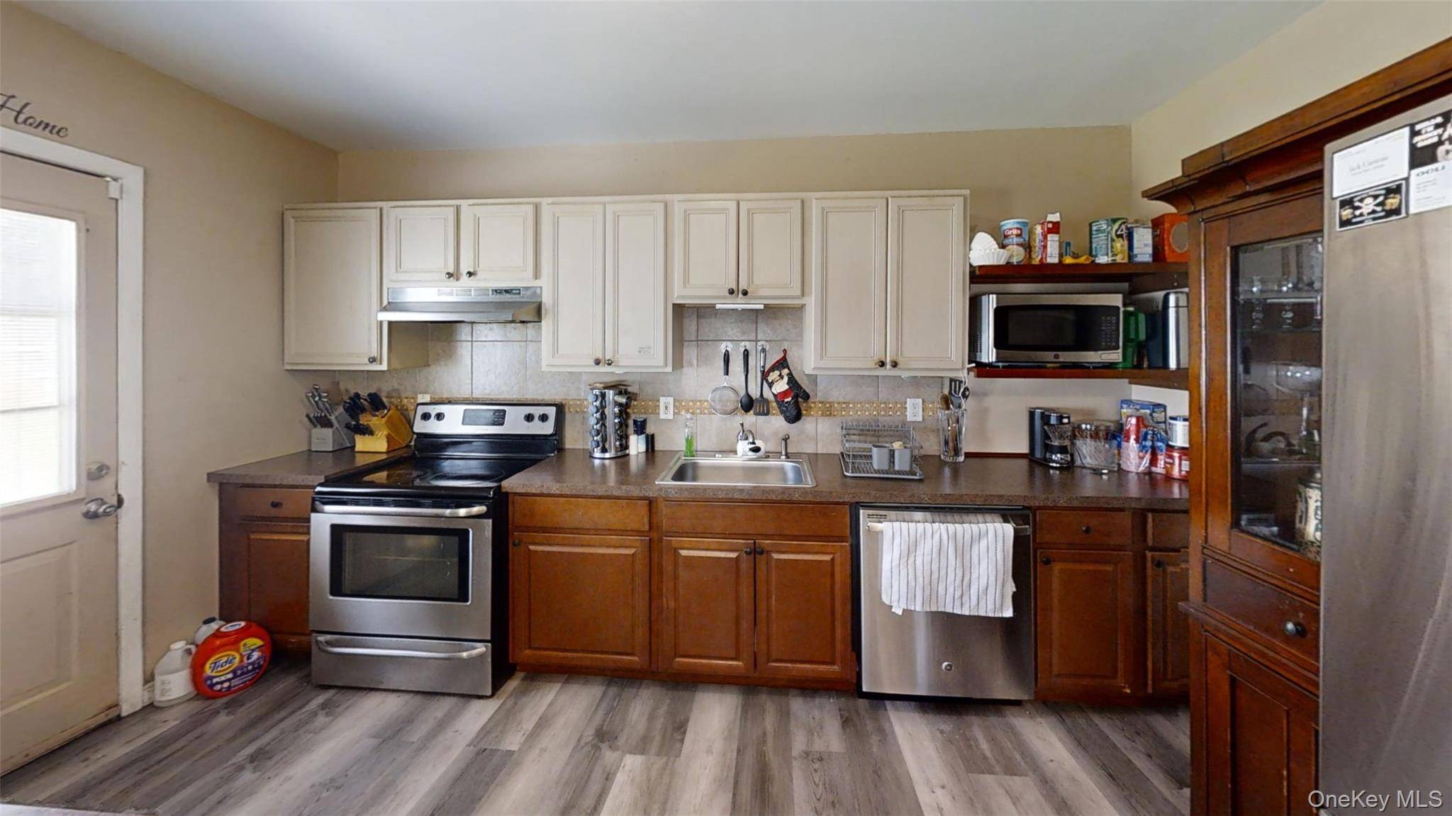 6 Bedroom Home for Sale in Huntington - New York - USA - 6
