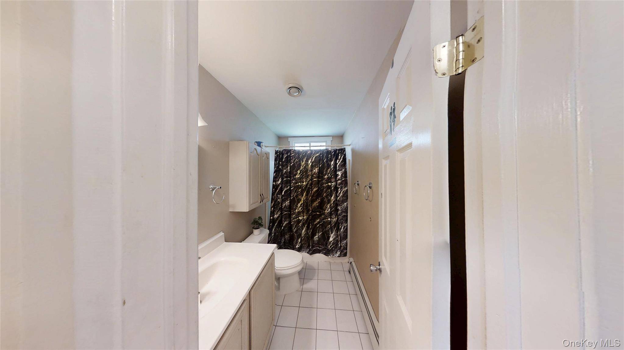 6 Bedroom Home for Sale in Huntington - New York - USA - 8