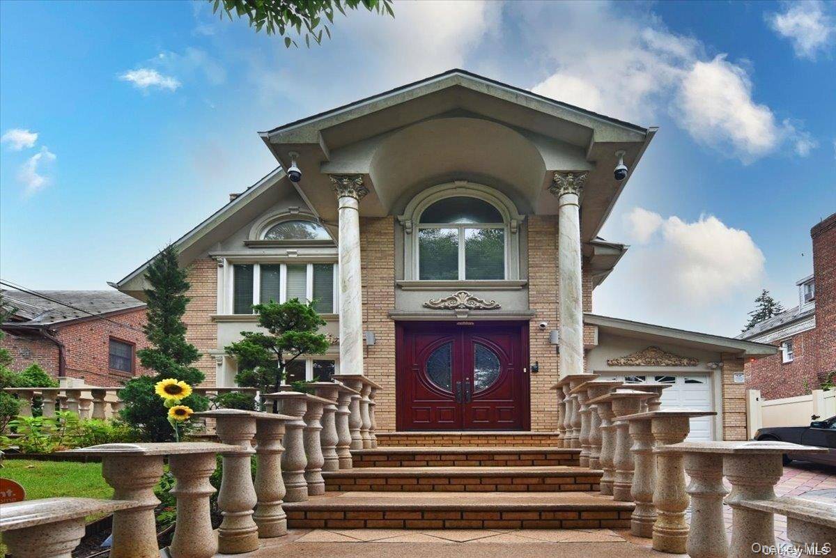Casa de 6 Dormitorios en Venta en Jamaica Estates - Nueva York - EE. UU. - 1