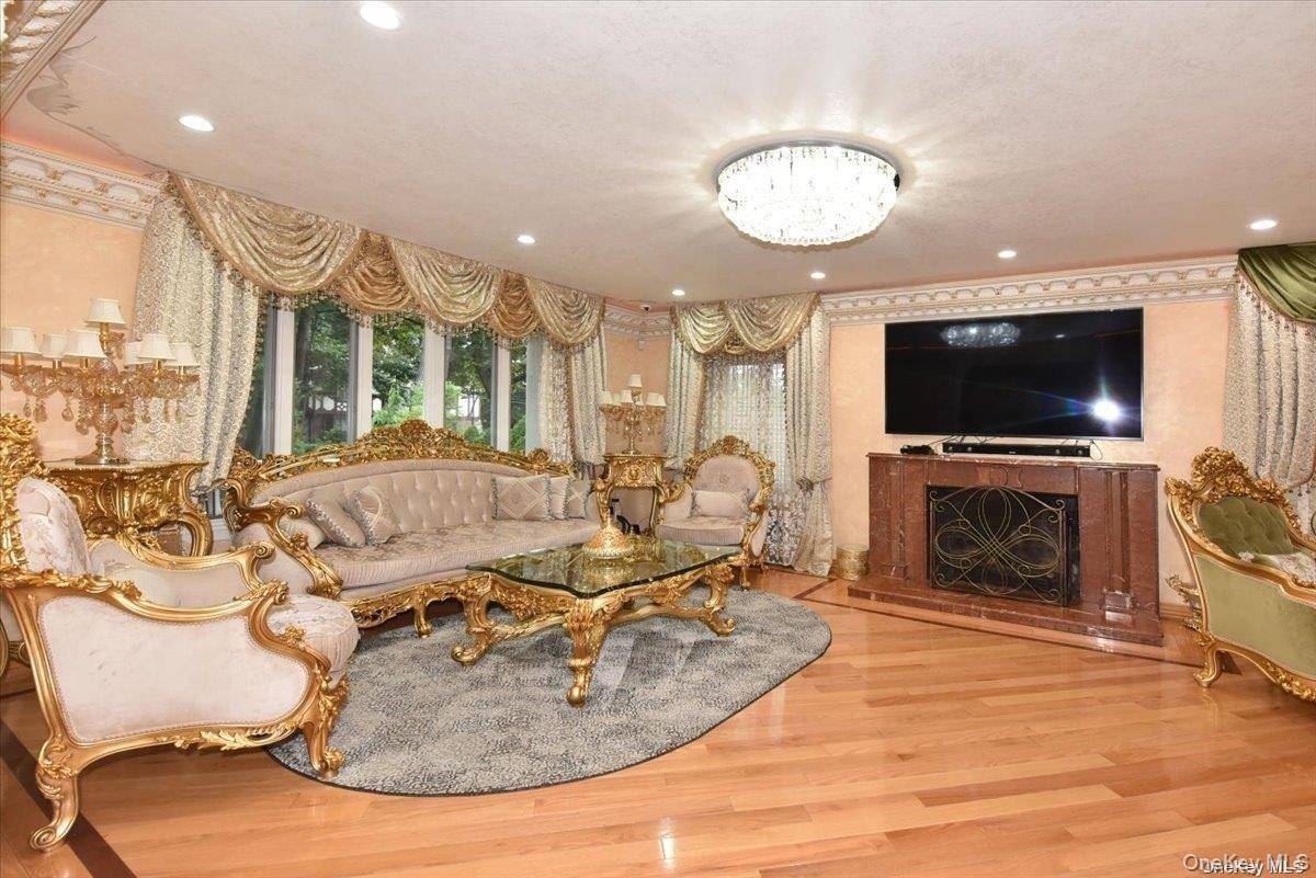 Casa de 6 Dormitorios en Venta en Jamaica Estates - Nueva York - EE. UU. - 8