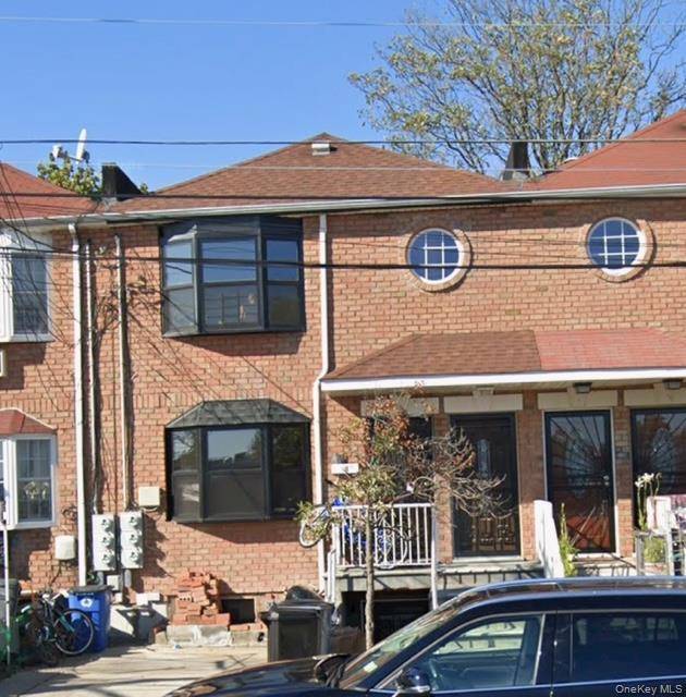 Casa de 6 Dormitorios en Venta en Jamaica North - Nueva York - EE. UU. - 2