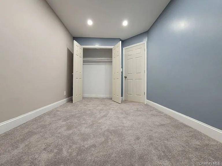 Casa de 6 Dormitorios en Venta en Jamaica North - Nueva York - EE. UU. - 3