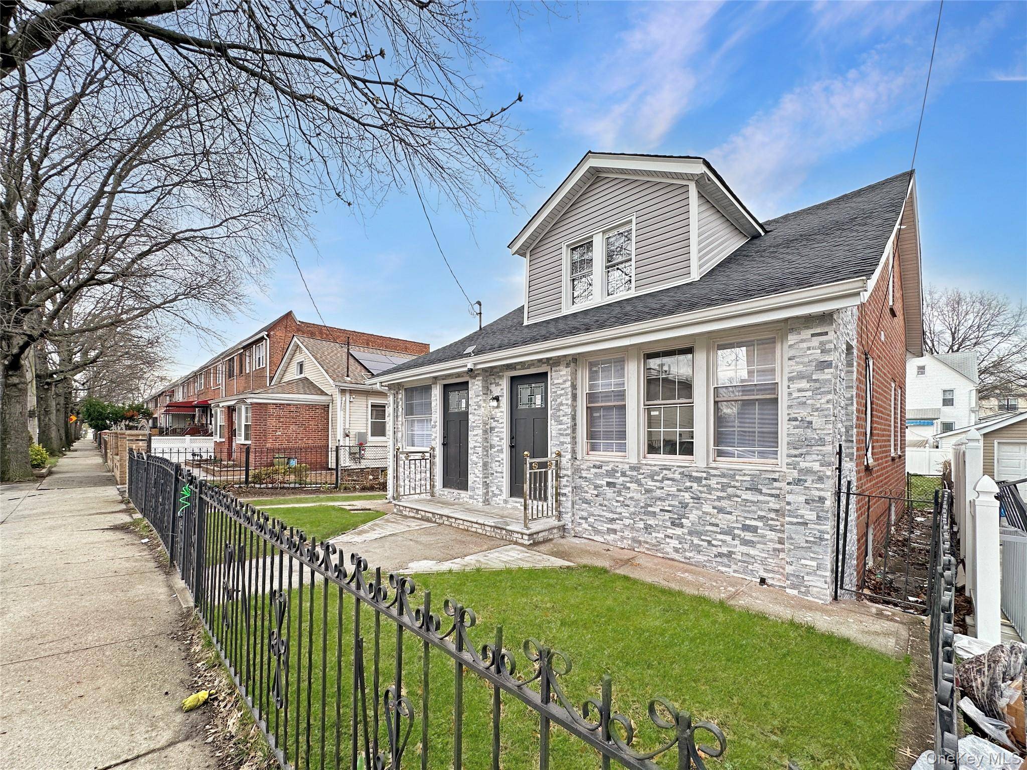 6 Bedroom Home for Sale in Jamaica - New York - USA - 3