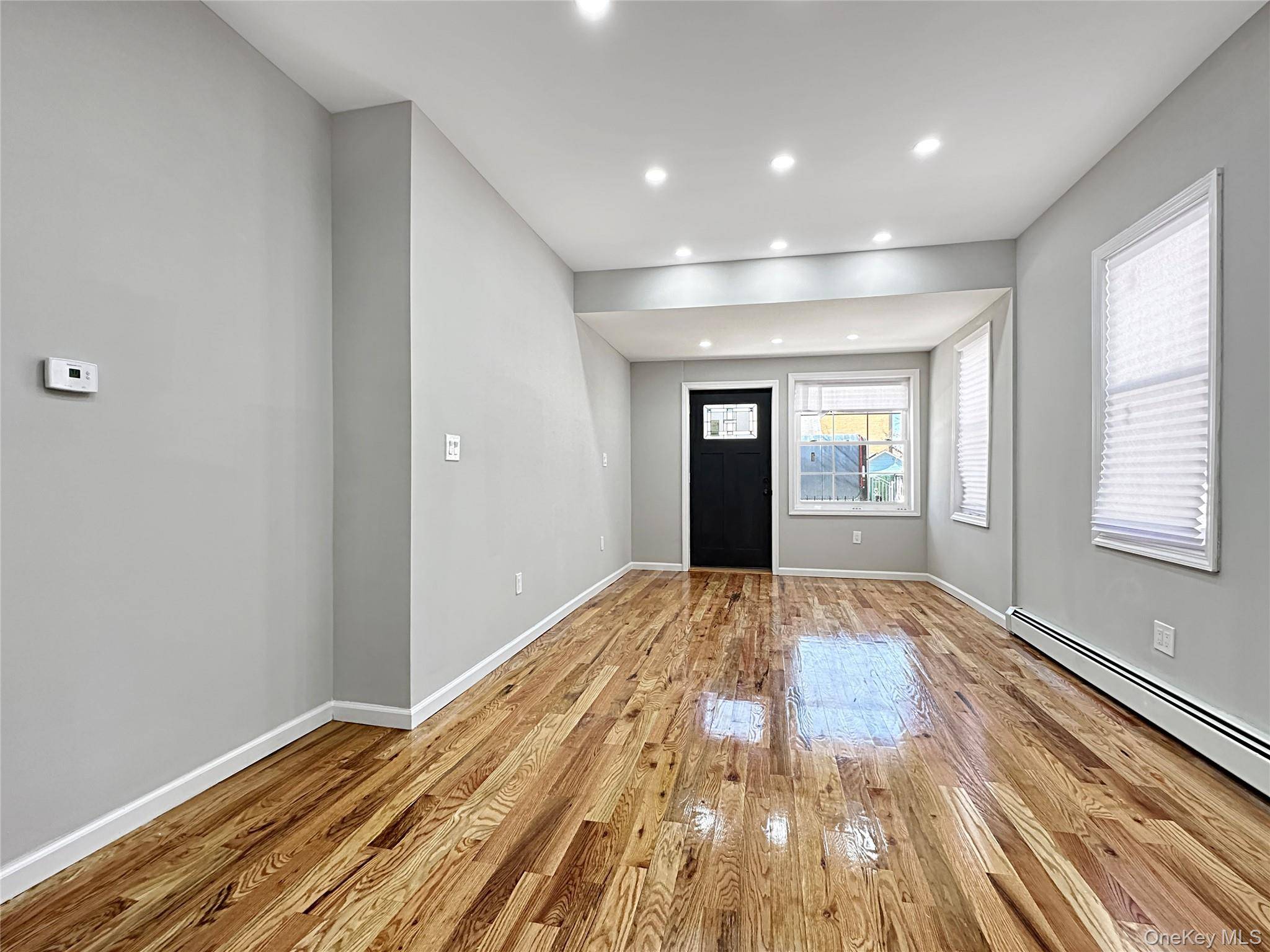 6 Bedroom Home for Sale in Jamaica - New York - USA - 4
