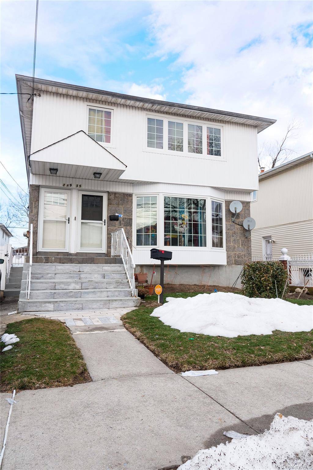 6 Bedroom Home for Sale in Jamaica - New York - USA - 1