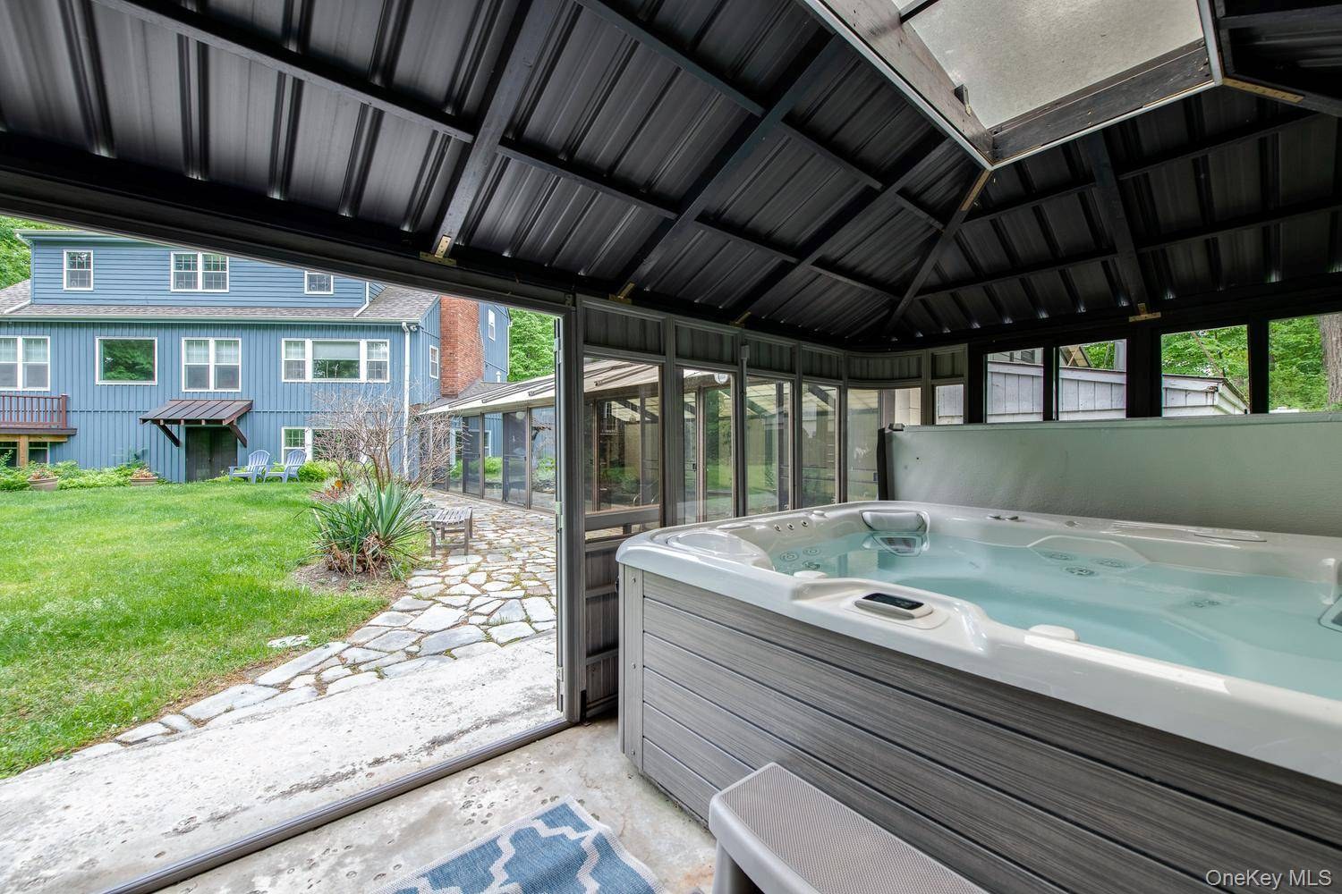 6 Bedroom Home for Sale in Lagrangeville - New York - USA - 8