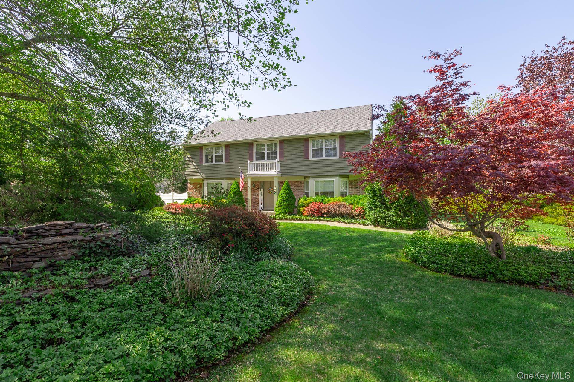 Casa de 6 Dormitorios en Venta en Lake Grove - Nueva York - EE. UU. - 2
