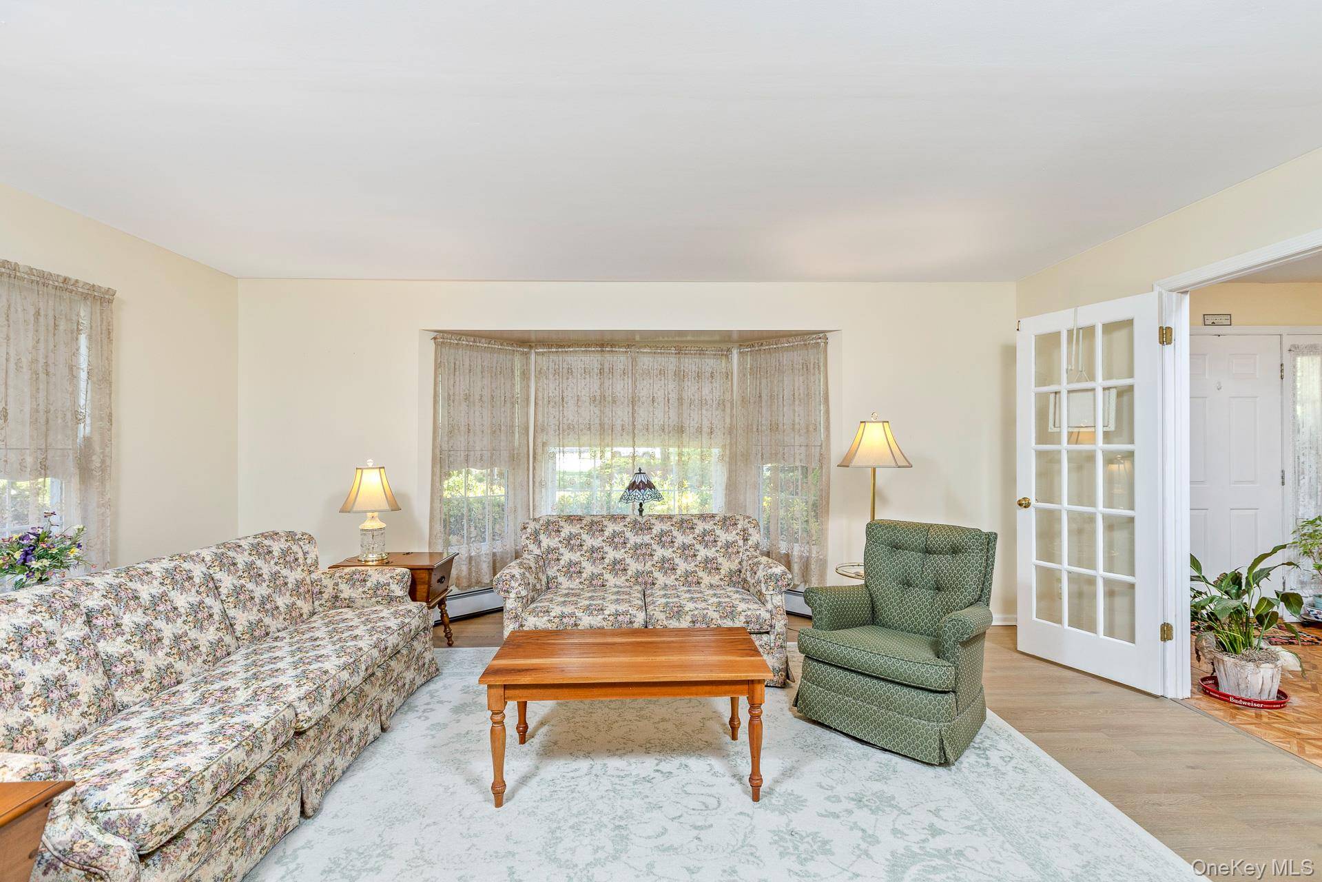 Casa de 6 Dormitorios en Venta en Lake Grove - Nueva York - EE. UU. - 5