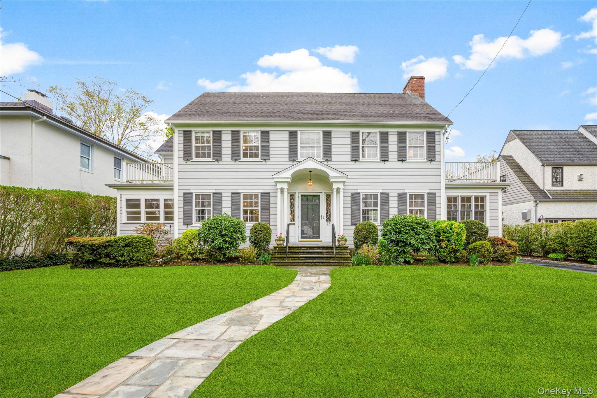 Casa com 6 Quartos à Venda em Larchmont - Nova Iorque - EUA - 1