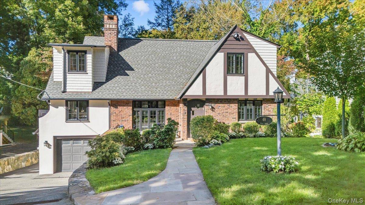 6 Bedroom Home for Sale in Larchmont - New York - USA - 1
