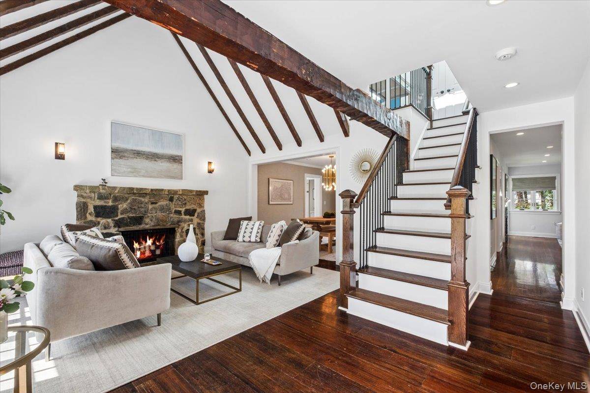 6 Bedroom Home for Sale in Larchmont - New York - USA - 5