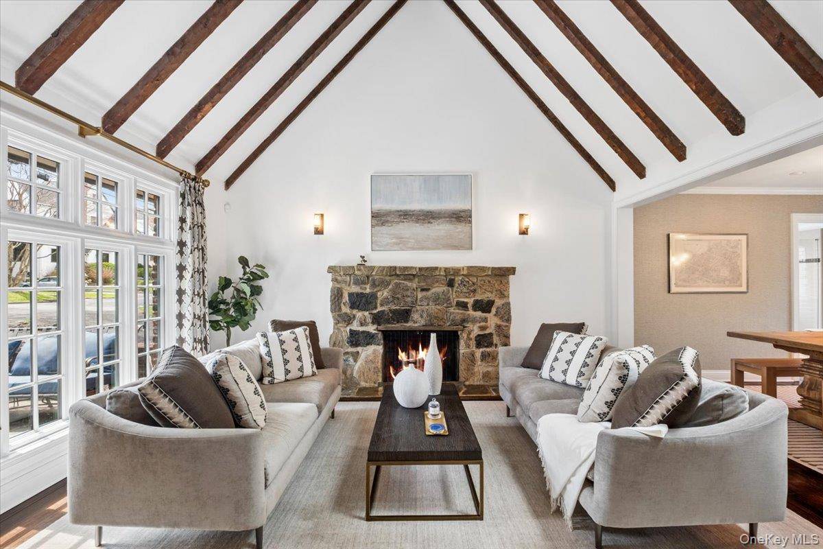 6 Bedroom Home for Sale in Larchmont - New York - USA - 6