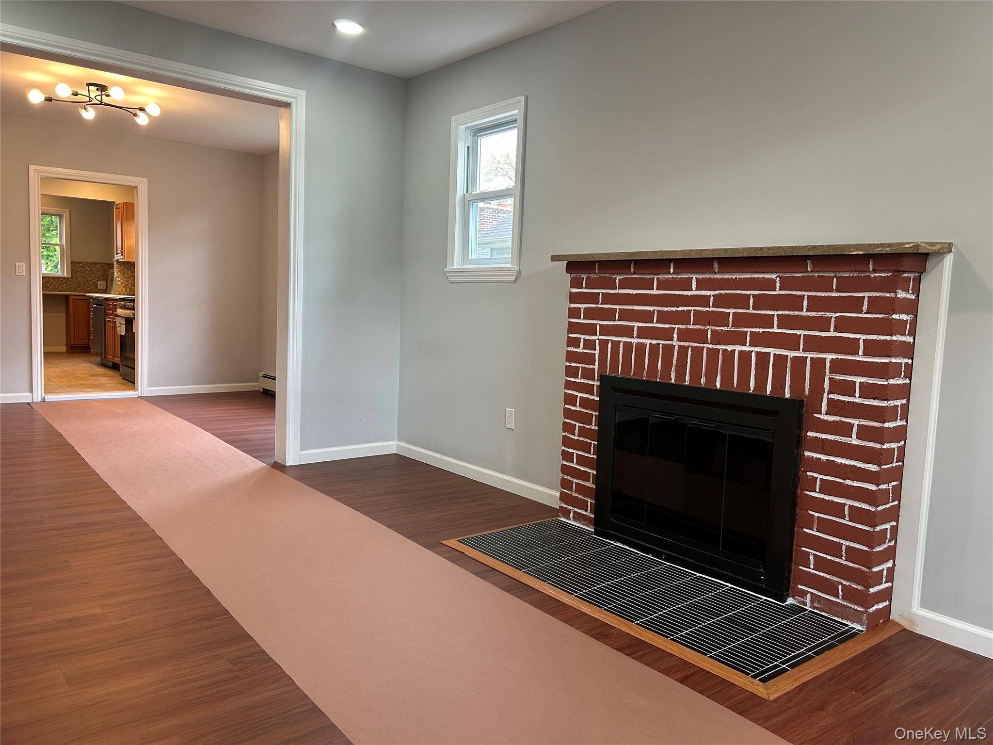 Casa de 6 Dormitorios en Venta en Lynbrook - Nueva York - EE. UU. - 1