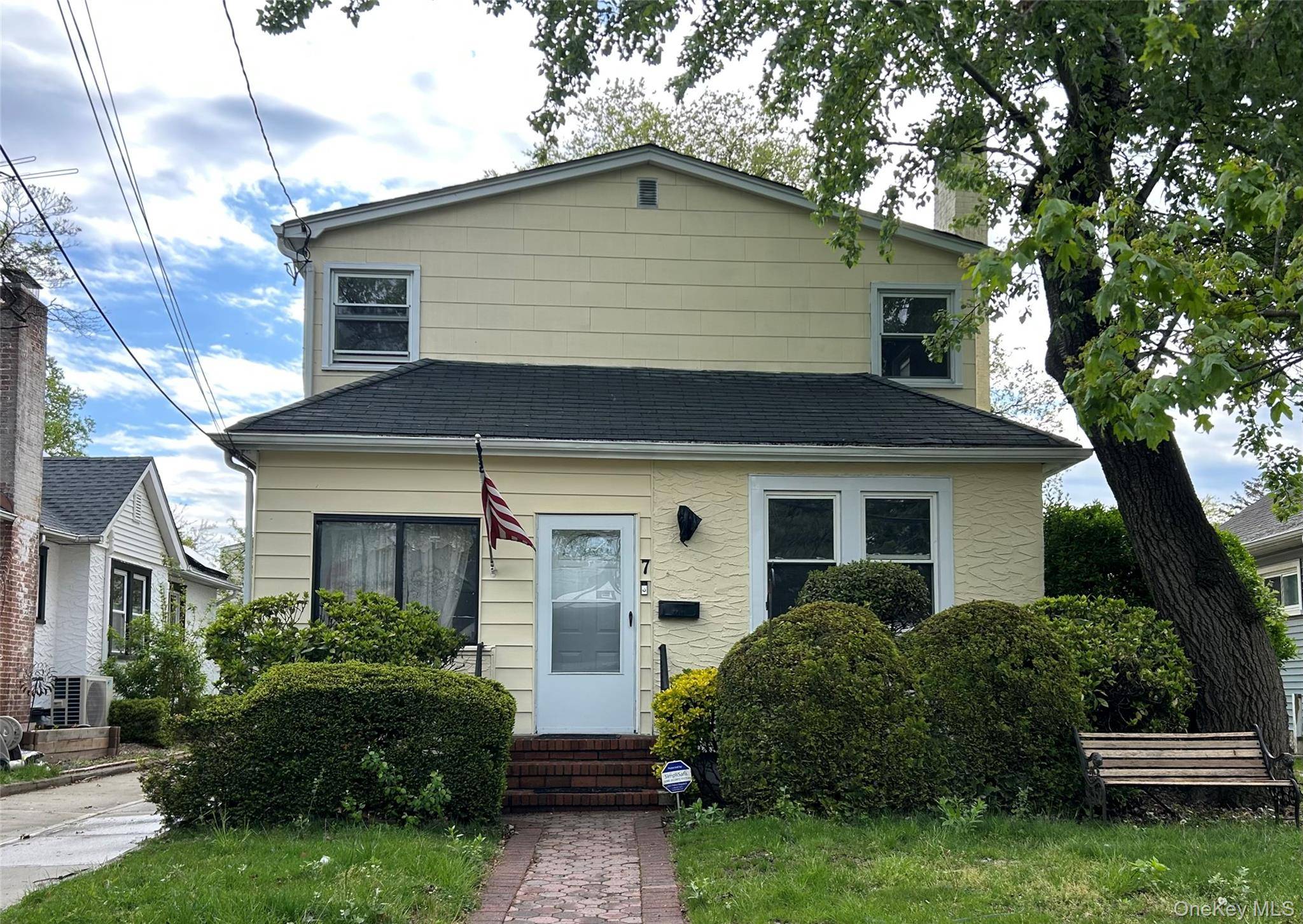 Casa de 6 Dormitorios en Venta en Lynbrook - Nueva York - EE. UU. - 2