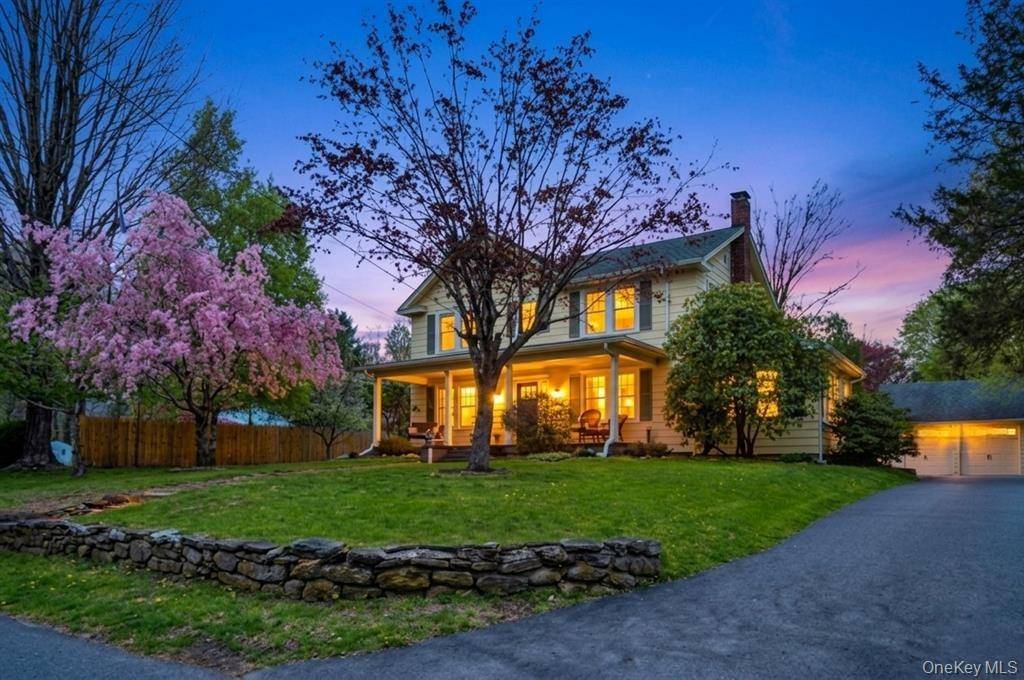 Casa com 6 Quartos à Venda em Mahopac - Nova Iorque - EUA - 1