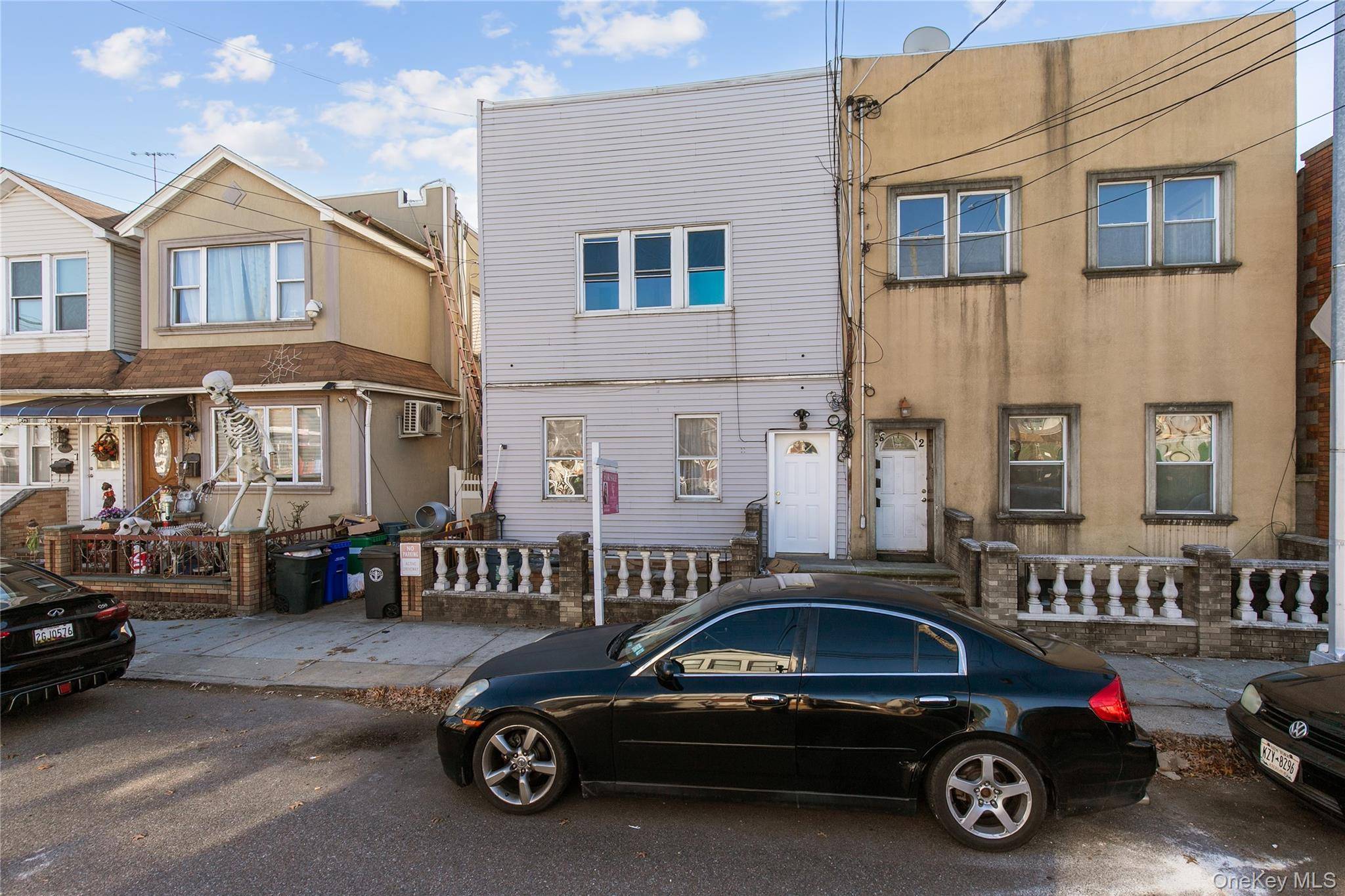 Casa com 6 Quartos à Venda em Maspeth - Nova Iorque - EUA - 2