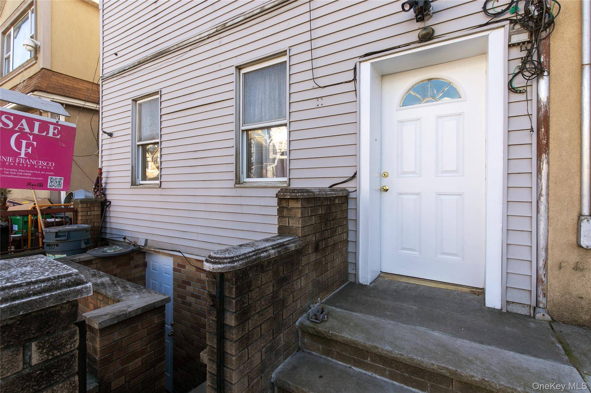 Casa com 6 Quartos à Venda em Maspeth - Nova Iorque - EUA - 3