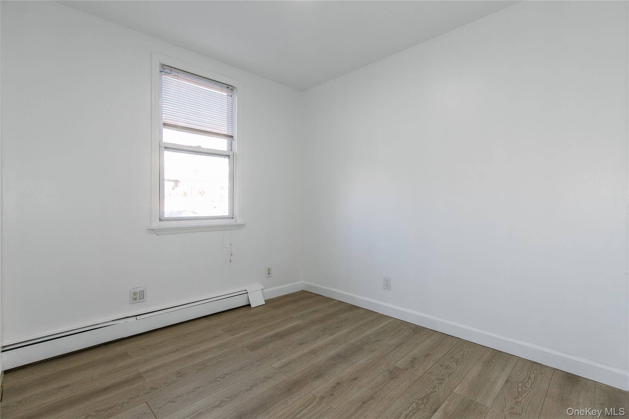 Casa com 6 Quartos à Venda em Maspeth - Nova Iorque - EUA - 6