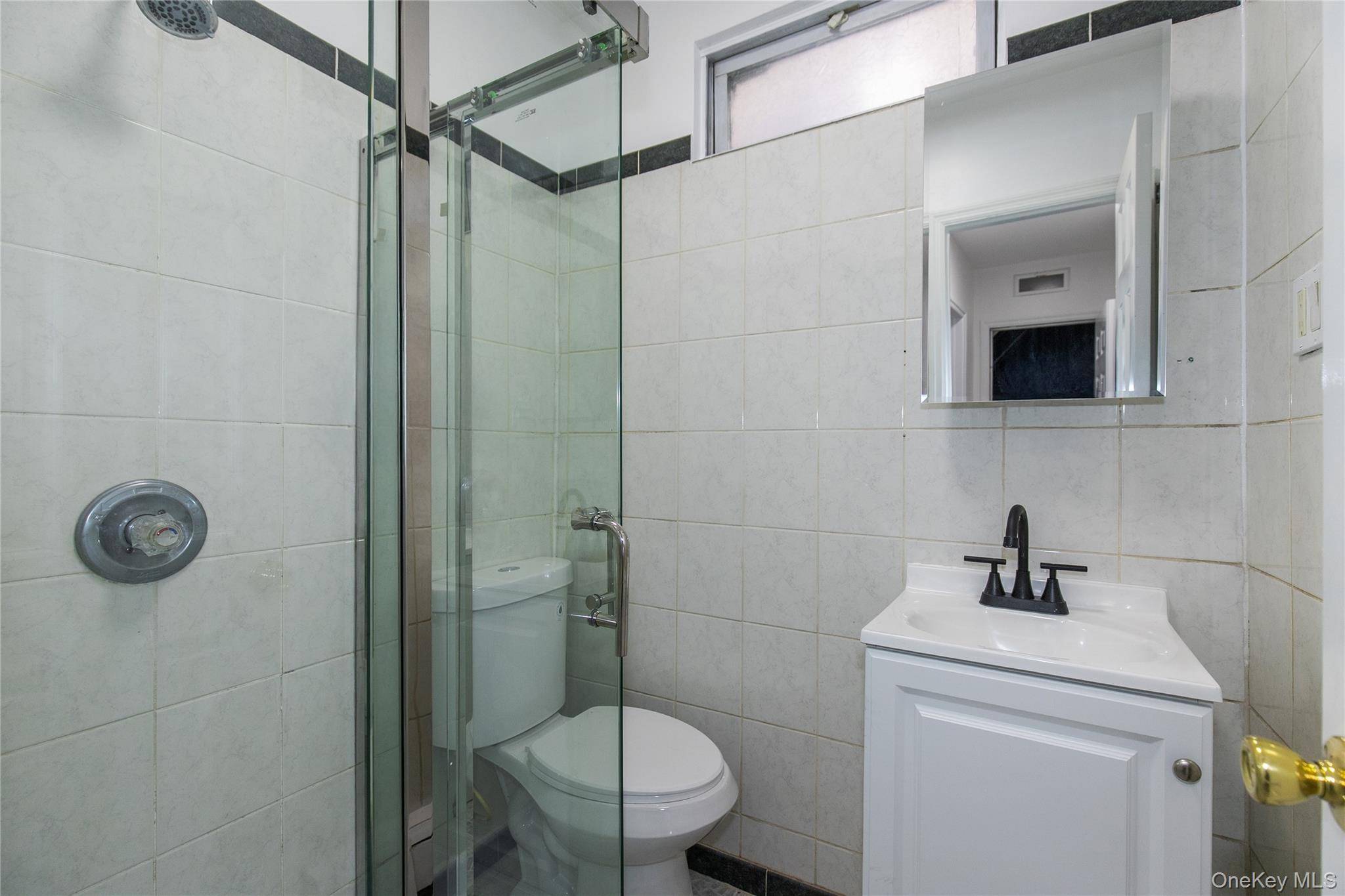 Casa com 6 Quartos à Venda em Maspeth - Nova Iorque - EUA - 7