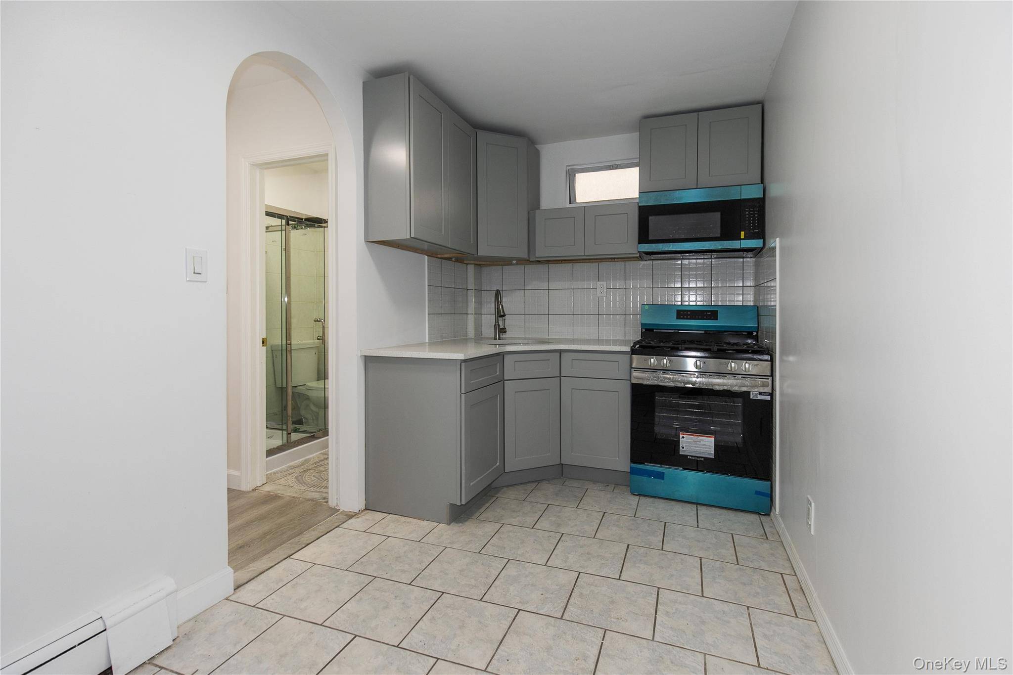 Casa com 6 Quartos à Venda em Maspeth - Nova Iorque - EUA - 8