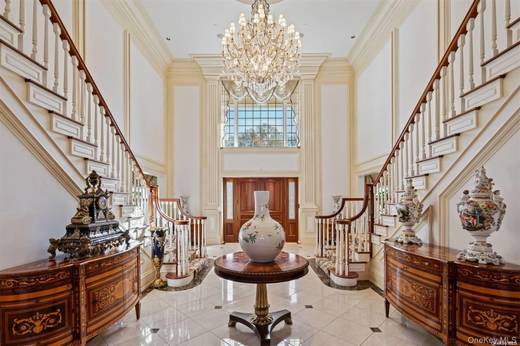 Casa de 6 Dormitorios en Venta en Matinecock - NY - EE. UU. - 3