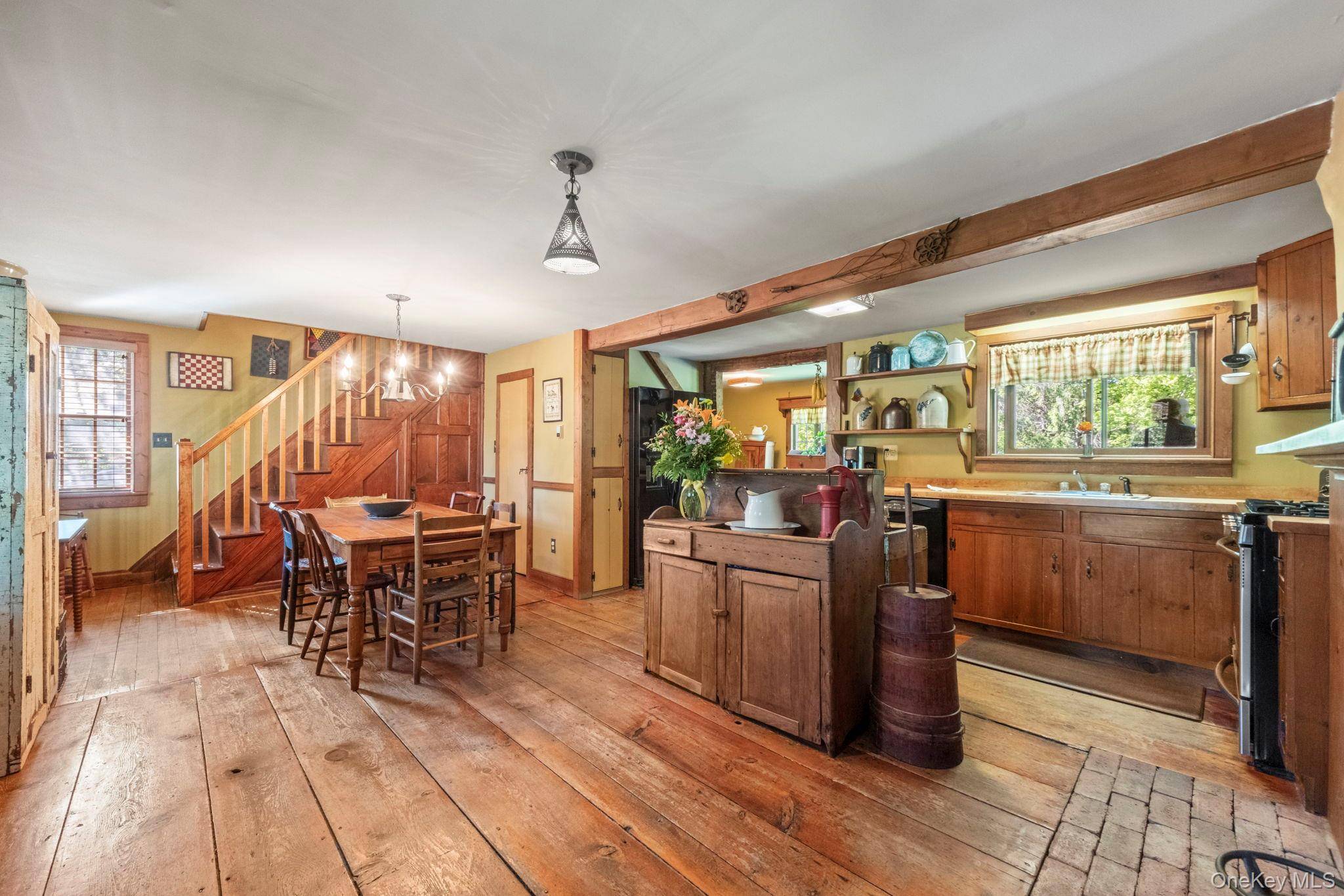 6 Bedroom Home for Sale in Montgomery - New York - USA - 4