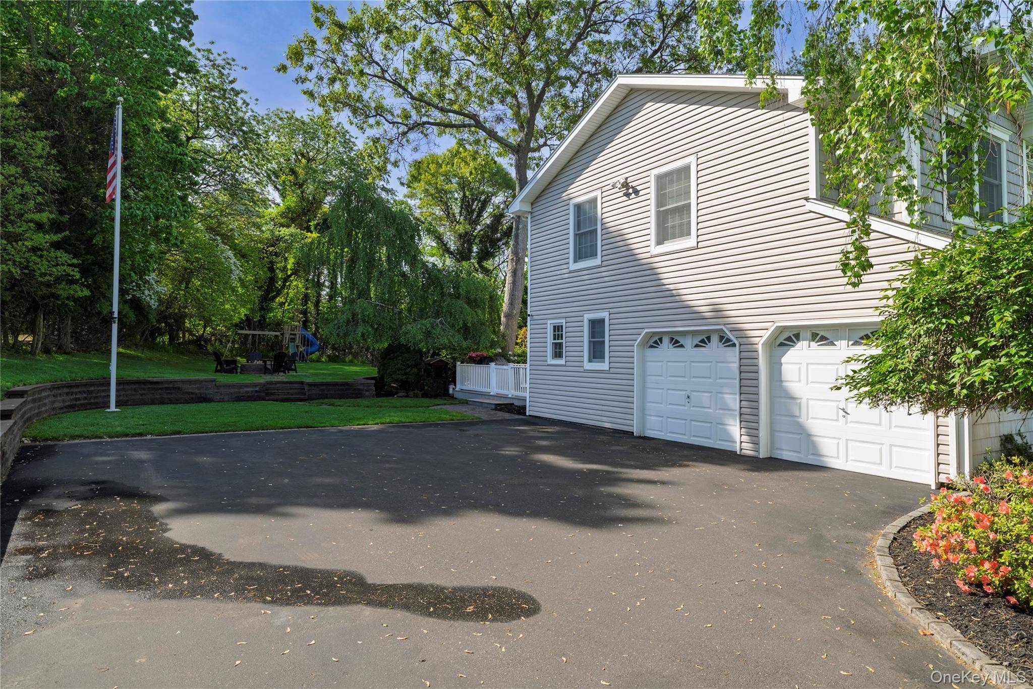 6 Bedroom Home for Sale in Mount Sinai - New York - USA - 3