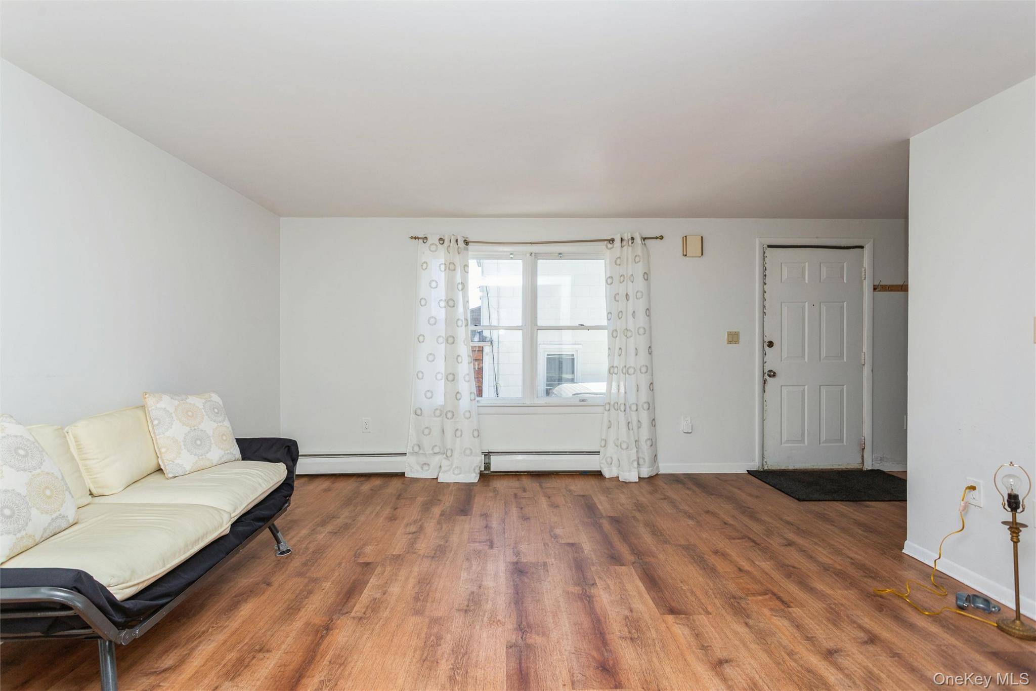 Casa de 6 Dormitorios en Venta en New Rochelle - Nueva York - EE. UU. - 4