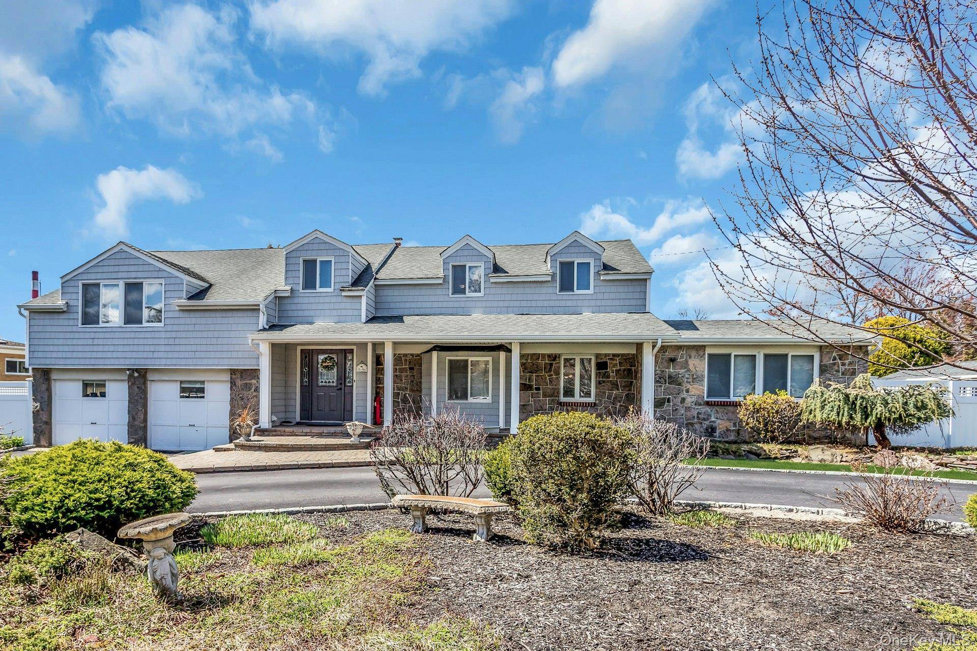 Casa de 6 Dormitorios en Venta en Northport - Nueva York - EE. UU. - 1