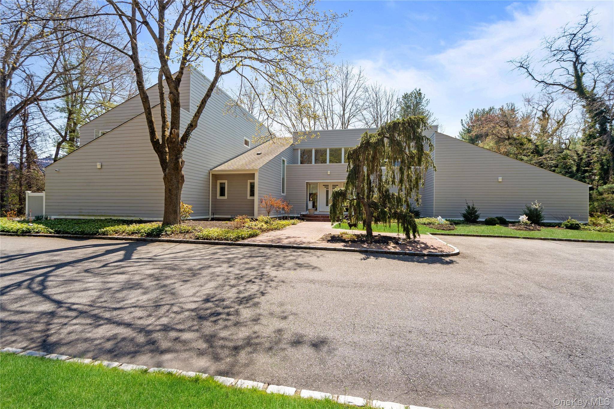 Casa de 6 Dormitorios en Venta en Old Brookville - Nueva York - EE. UU. - 1