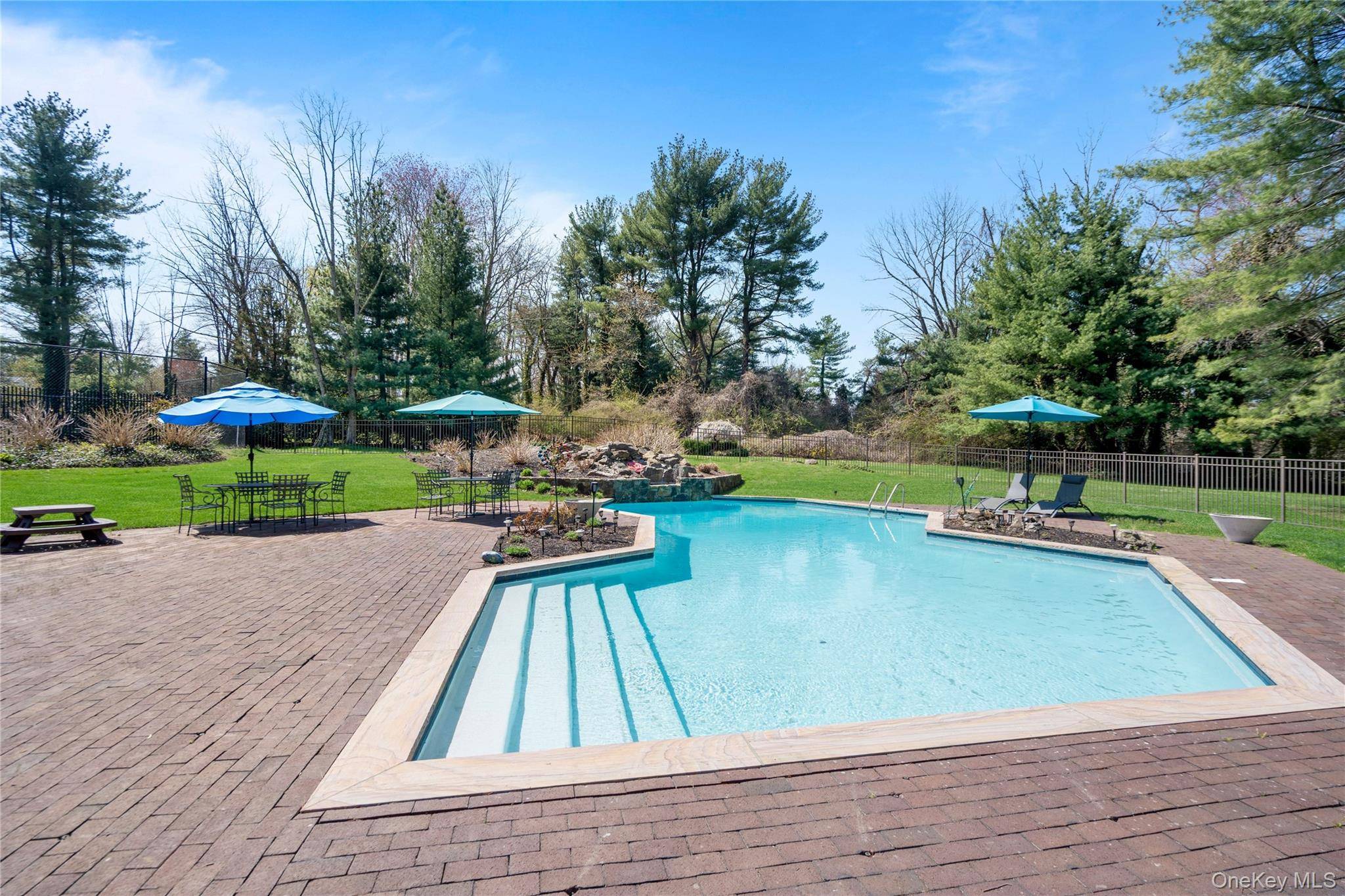 Casa de 6 Dormitorios en Venta en Old Brookville - Nueva York - EE. UU. - 4