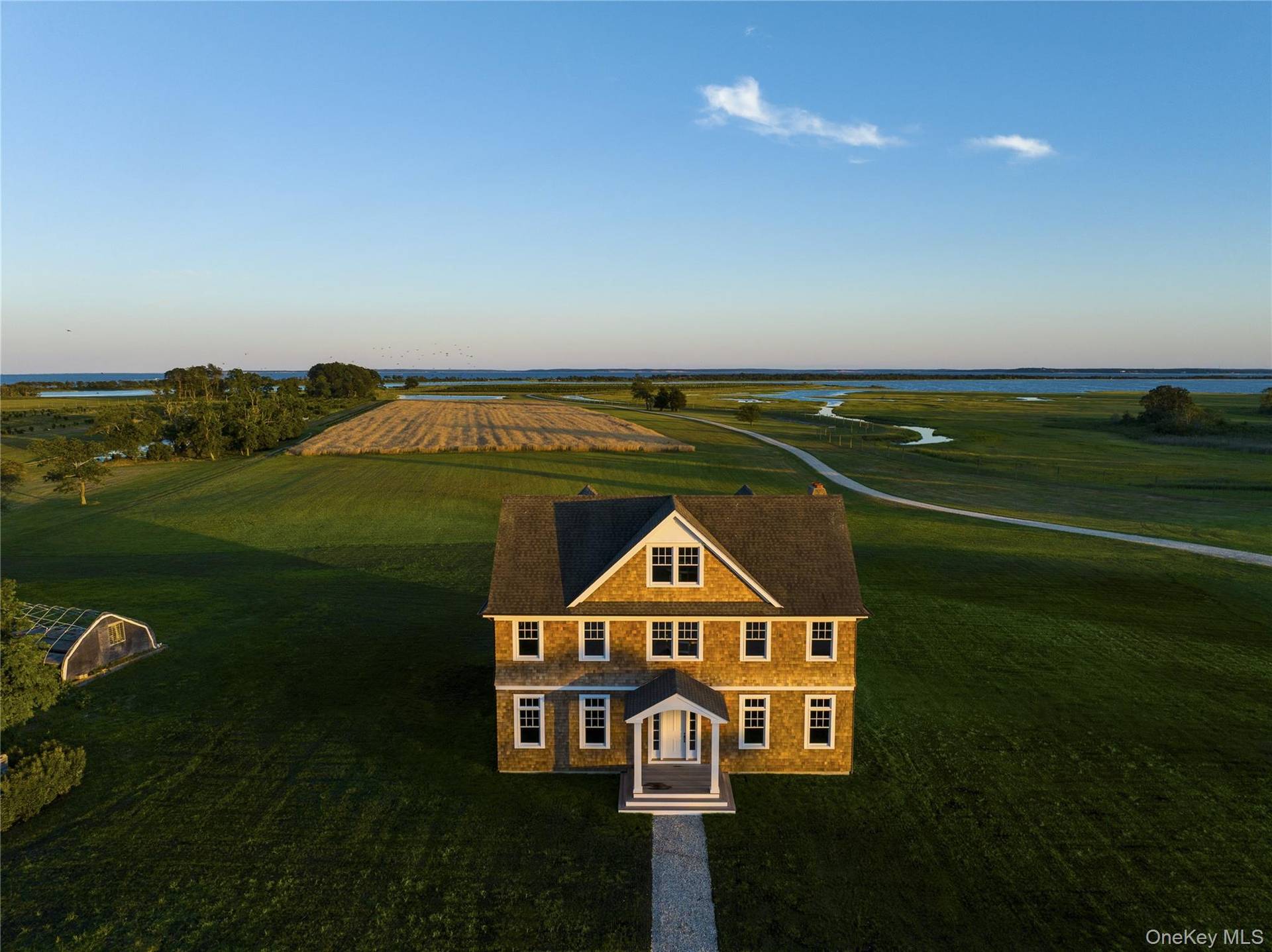 Casa de 6 Dormitorios en Venta en Orient, NY, EE. UU. - 3