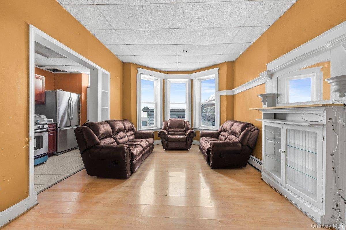 Casa com 6 Quartos à Venda em Ozone Park - Nova Iorque - EUA - 4