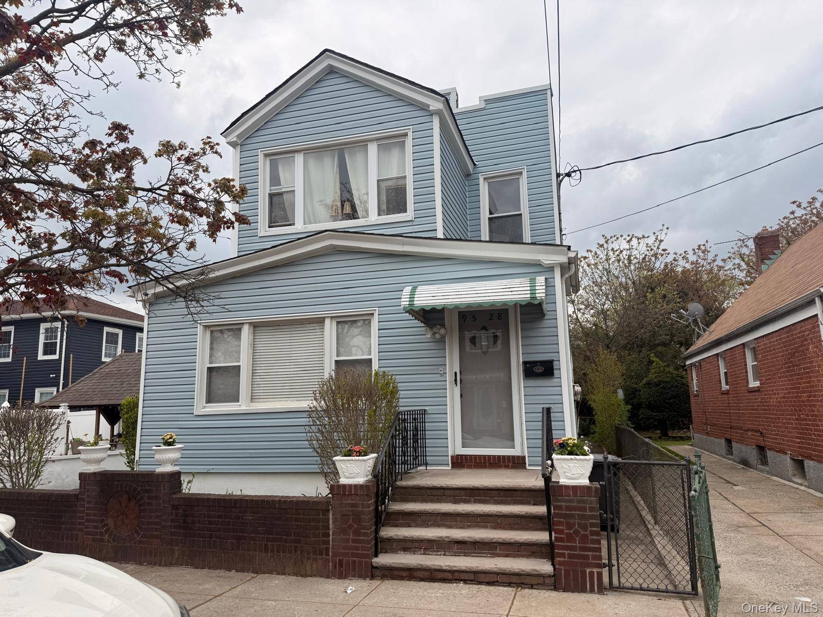 Casa de 6 Dormitorios en Venta en Ozone Park - Nueva York - EE. UU. - 2