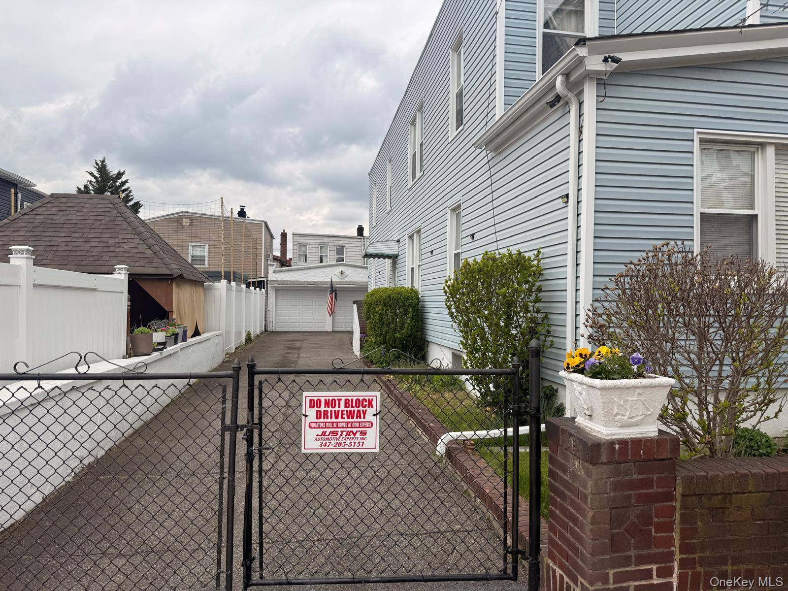 Casa de 6 Dormitorios en Venta en Ozone Park - Nueva York - EE. UU. - 3