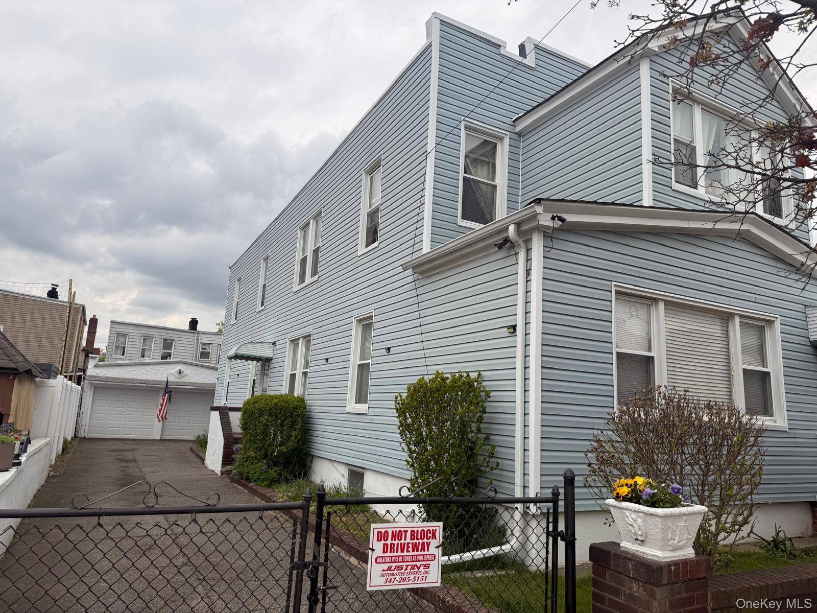 Casa de 6 Dormitorios en Venta en Ozone Park - Nueva York - EE. UU. - 4
